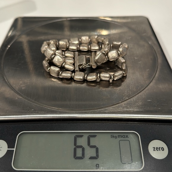 Vintage Arella Hammered Silver Triple Strand Bracelet. EUC - Picture 6 of 7